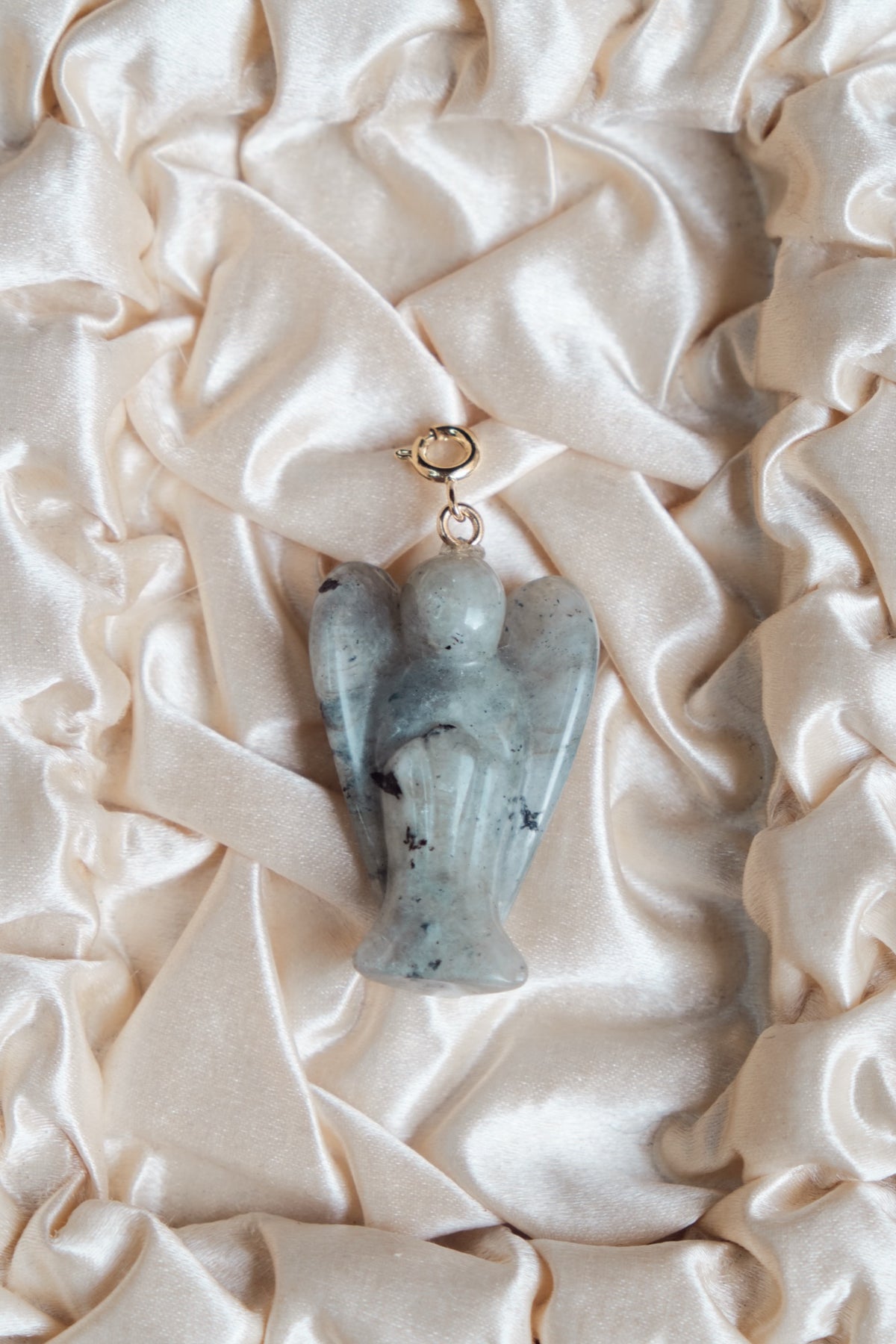Pendentif ange pierre naturelle vue 3